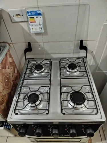 Vende-se Fogão 4 bocas semi novo 5 meses de uso 