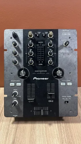 Mixer DJM 250 Pioneer