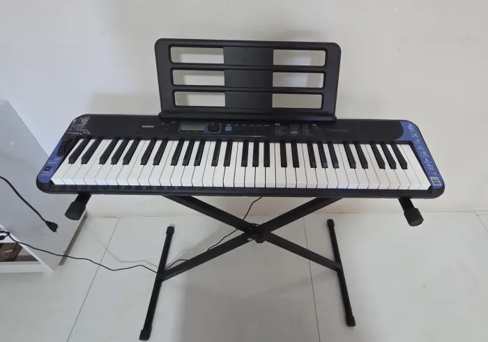 Teclado Casio CT S300 + suporte + capa+ suporte partitura