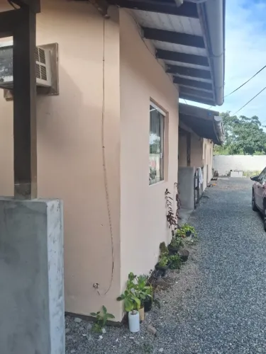 Vendo Terreno com 04 Casas - Rio Vermelho-Florianópolis SC