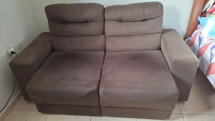 Sofá retrátil semi novo