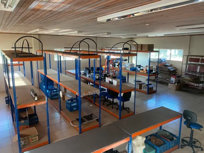 Prateleiras Mecalux modelo mini porta Pallets 