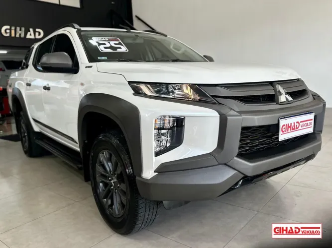 Mitsubishi L200 Triton Outdoor 2.4 Flex 16V CD Mec. 2025
