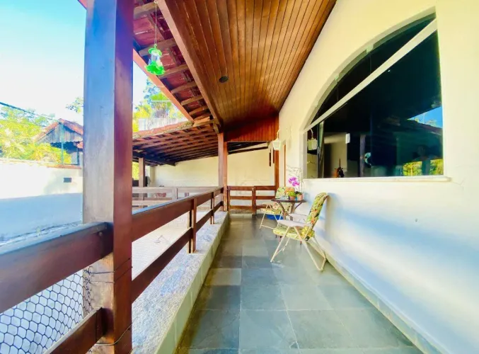 Casa com 4 dormitórios sendo 2 suítes à venda, por R$ 780.000 Alto - Teresópolis