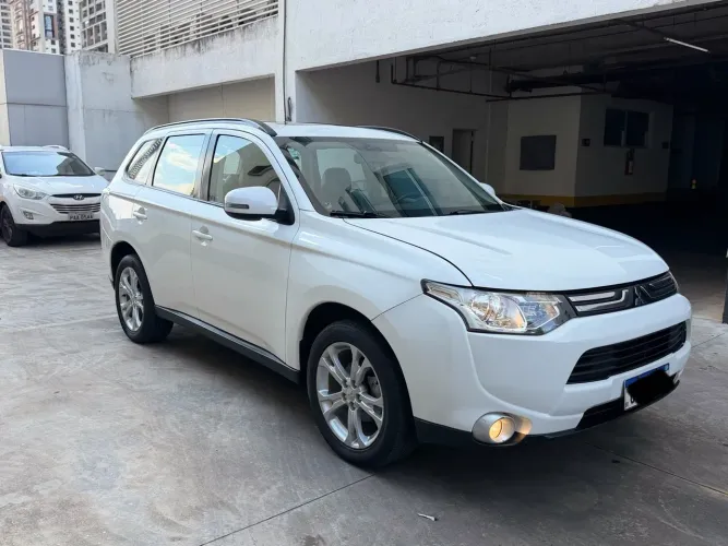 Mitsubishi Outlander 2.0 16V 160cv Aut. 2015