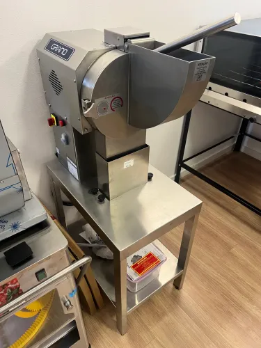 Ralador de queijo industrial Grano alta produção novo pronta entrega