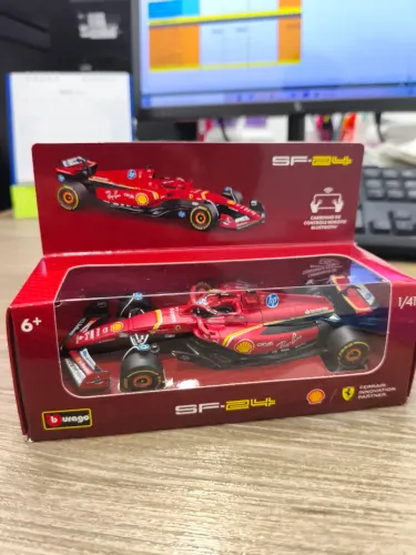 Carrinho coleção Ferrari Shell SF-24