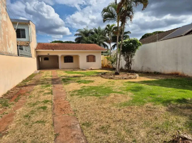 Terreno à venda em Maringá, Jardim Alvorada, com 450 m²