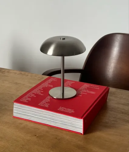 Luminária de mesa metalica 