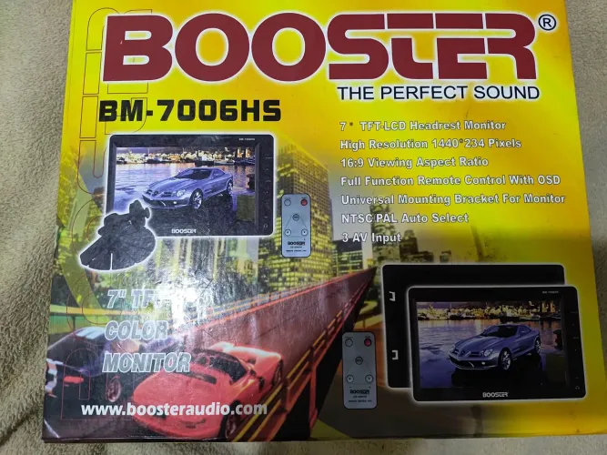 monitor de tela LCD automotivo de 7 polegadas da marca Booster, modelo BM-7006HS.