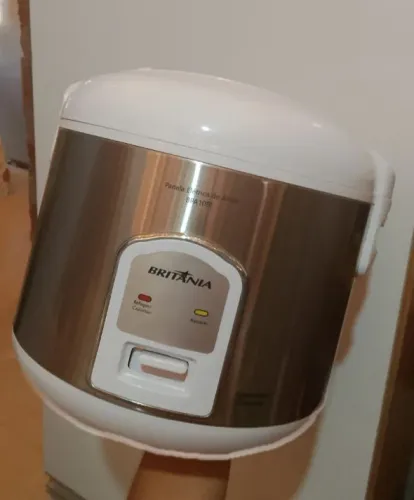 Panela elétrica Britânia nova nunca usada!