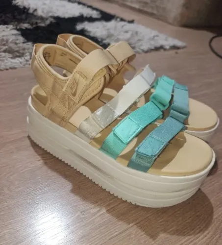 Sandália Nike Icon Classic tam 35