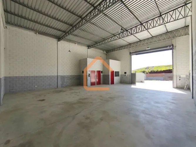 Galpão para alugar, 180 m² por R$ 4.800/mês - Parque Real - Pouso Alegre/MG