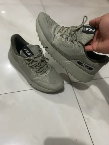 Vendo tênis Fila 42