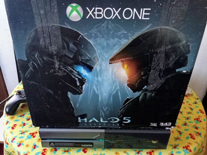 XBox One Halo Editon 1Tb 2 controles