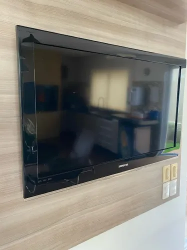 TV Samsung 40? Full HD LCD - Modelo LN40B530 - Excelente Estado