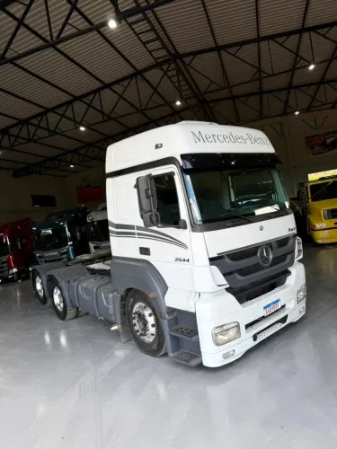 Caminhão axor 2544