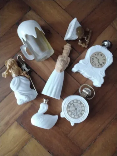 7 frascos de perfumes antigos Avon muito bem conservados 