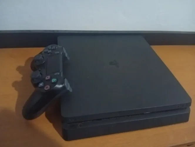 Play 4 slim em perfeito estado , não aceito oferta