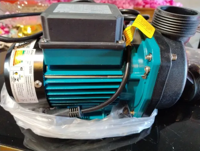 Motobomba de hidromassagem com acessórios e interruptor liga e desliga