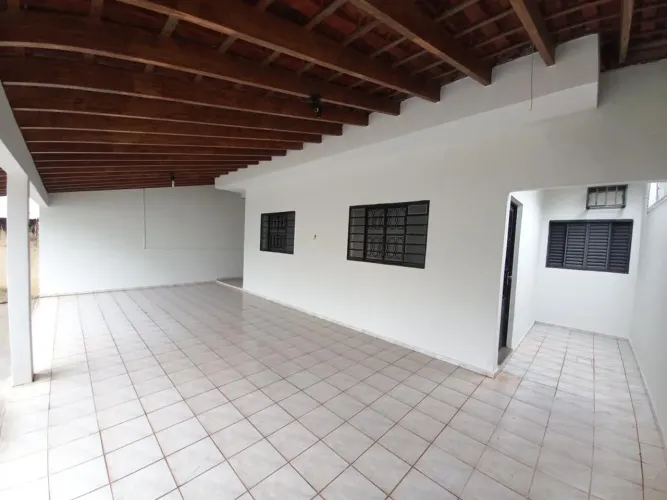 Casa térrea no bairro Vila Liberdade em Presidente Prudente
