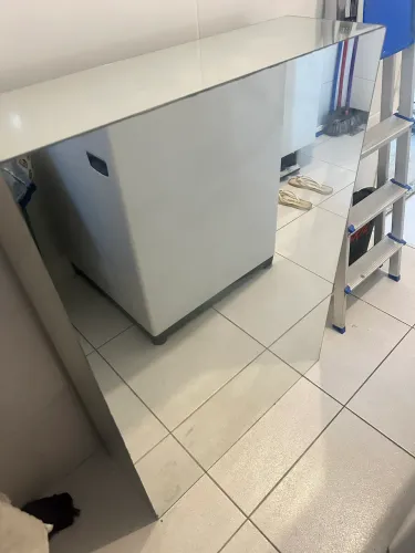 Mesa de centro espelhada