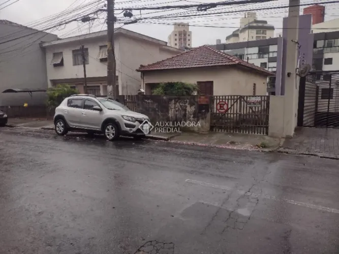 Terreno medindo 405,50 m² com casa antiga - Centro - São Bernardo do Campo