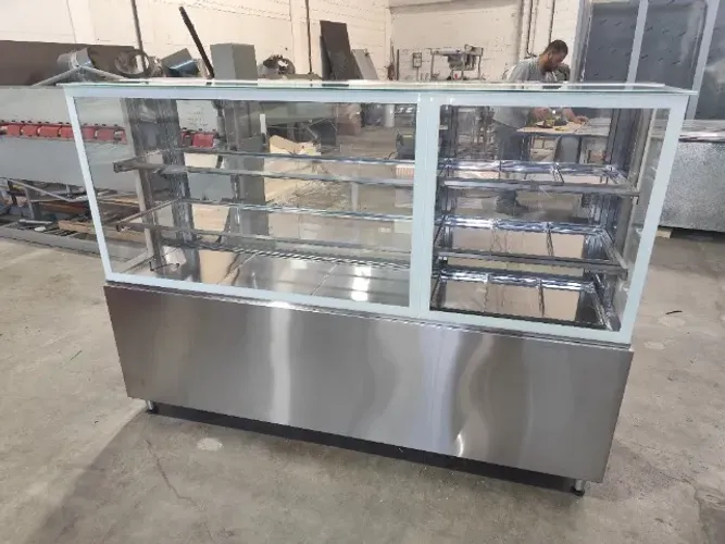 Balcão Refrigerado para Açougue com Vidro Curvo 1,80m