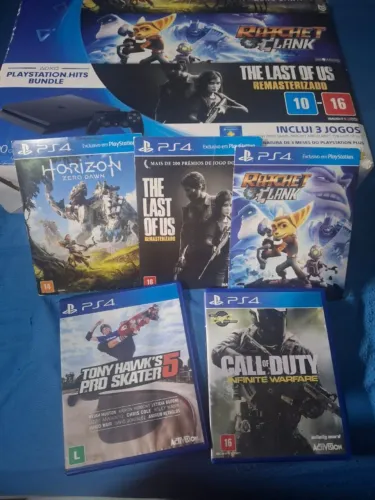 ? PlayStation 4 Slim 1TB - Impecável + 2 Controles + 5 Jogos (Com Caixa)