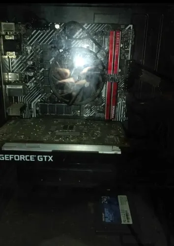 i3 10105f, gtx 1650ox galaxy, 16gb ram (2x8) ddr4, placa mae H510m-e, fonte 650w msi
