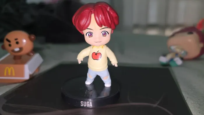 Boneco Oficial Suga da Pop Up House of BTS