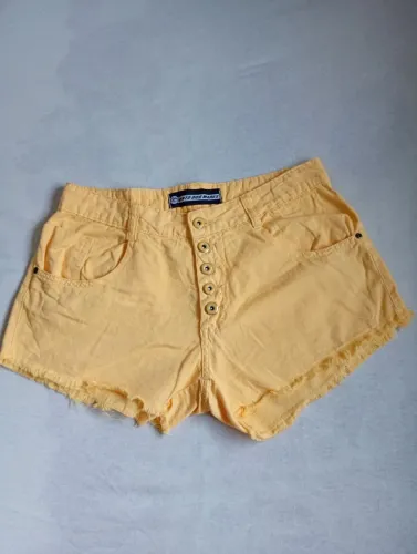 Short jeans