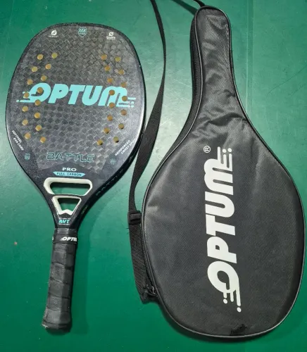 Raquete de Beach Tennis OPTUM Battle Pro Full Carbon + Capa - Usada