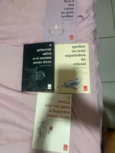 LIVROS DE POESIA AMANDA LOVELACE