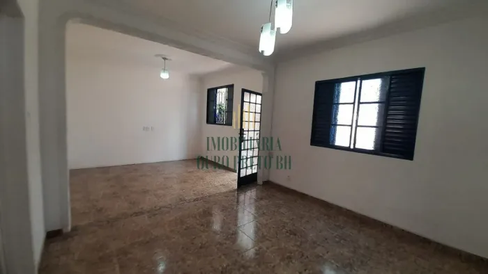 Casa com 4 quartos para locação no bairro Céu Azul.