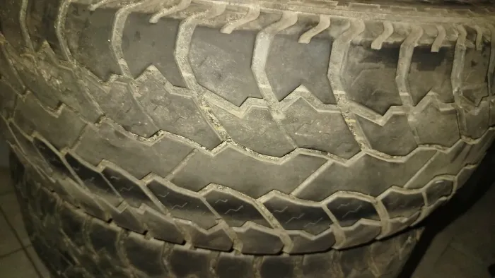 Vendo 4 pneu 255/70/16