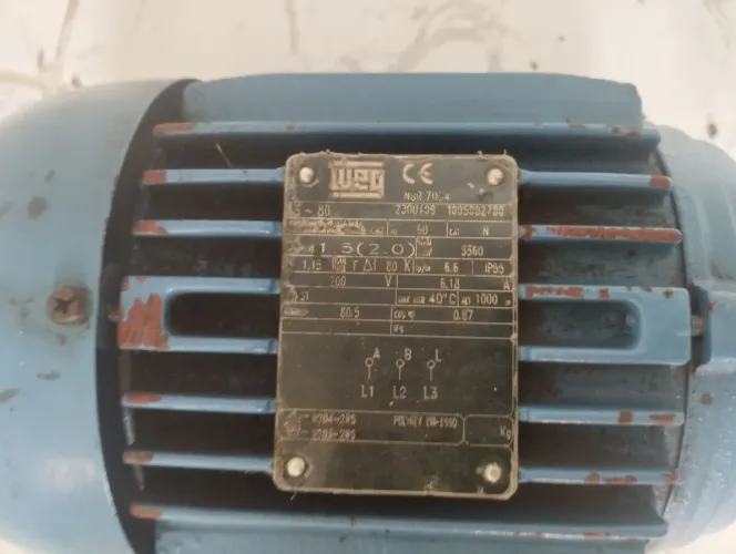 Vendo um motor trifásico 2cv alta rotação