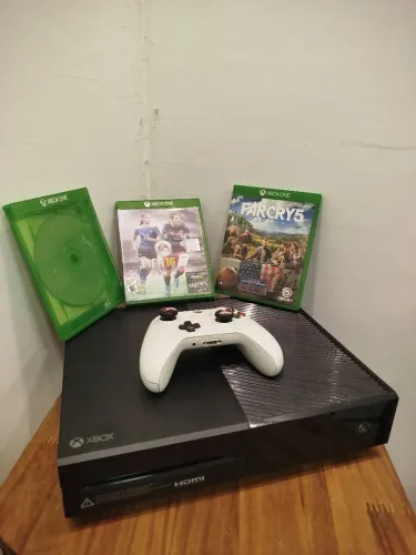 XBOX ONE + 1 CONTROLE + 3 JOGOS