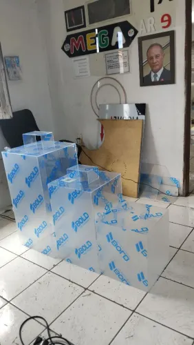 Cubos acrílicos e led em geral