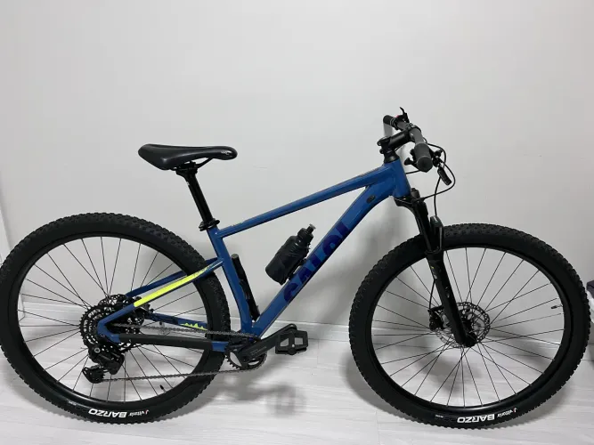 Bicicleta aro 29 Caloi semi-nova impecável usada poucas vezes ( tenho nota fiscal )