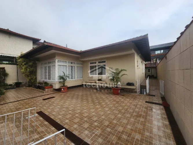 Seu Novo Lar em Teresópolis: Casa Plana, Confortável e Segura no Bairro Iucas!