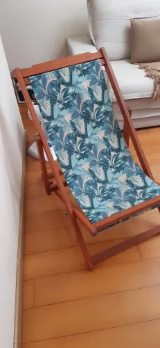 Espreguiçadeira de madeira em ótimo estado. Acompanha 3 lonas. Dinheiro ou pix, R$150