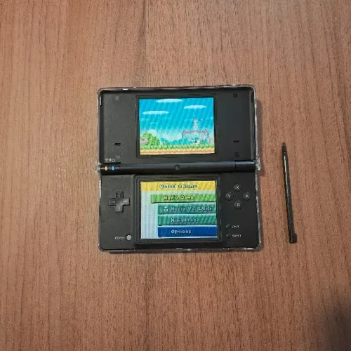 Nintendo DSi Preto + R4 + microSD 16GB | Pronto para jogar