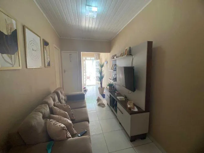 Casa 2 Quartos com Quintal na Cidade Nova -(ref: 1431) [9135]