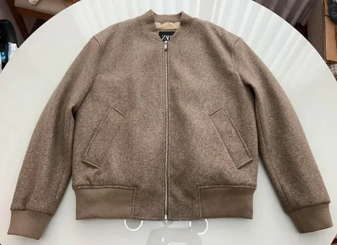 Linda Jaqueta Bomber - Zara - TAM.GG - Nova!