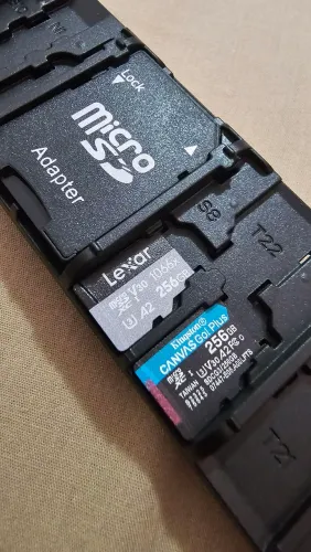 2 cartões Micro SD de 256gb estojo