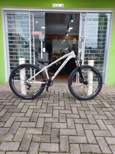 Bicicleta Absolute Brutus 3 kit single freio hd