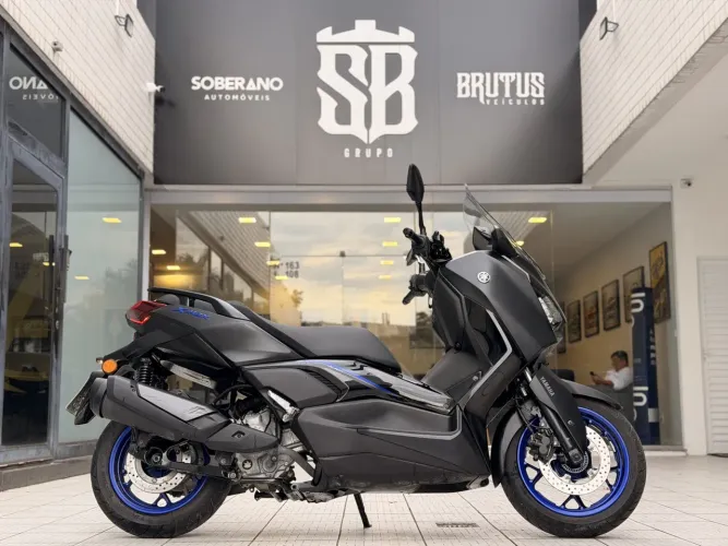 Yamaha Xmax 300 connected abs 2026