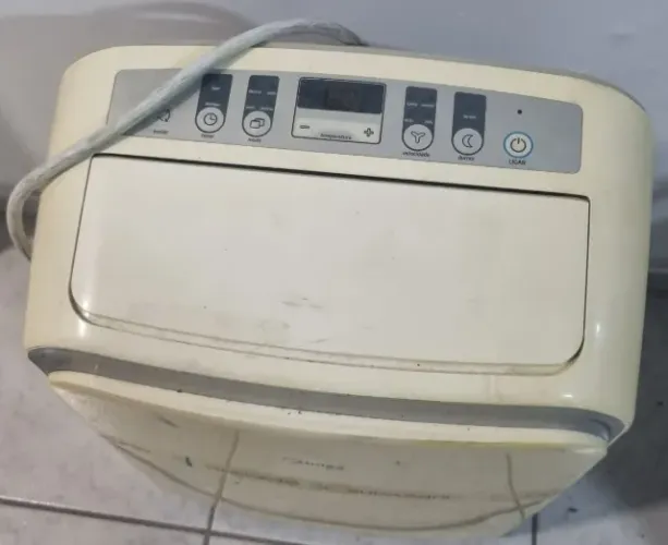 Ar Condicionado portatil Midea com controle