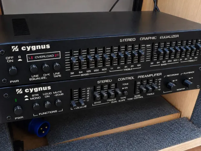 Pre amplificador e equalizador cygnus